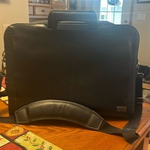 NWOT Dell Professional 17” Laptop bag vegan leather, strap and handles
